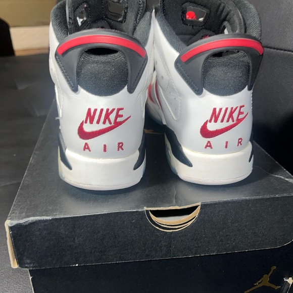 Air Jordan 6 Retro (GS) in a size 5y. - Picture 5 of 8